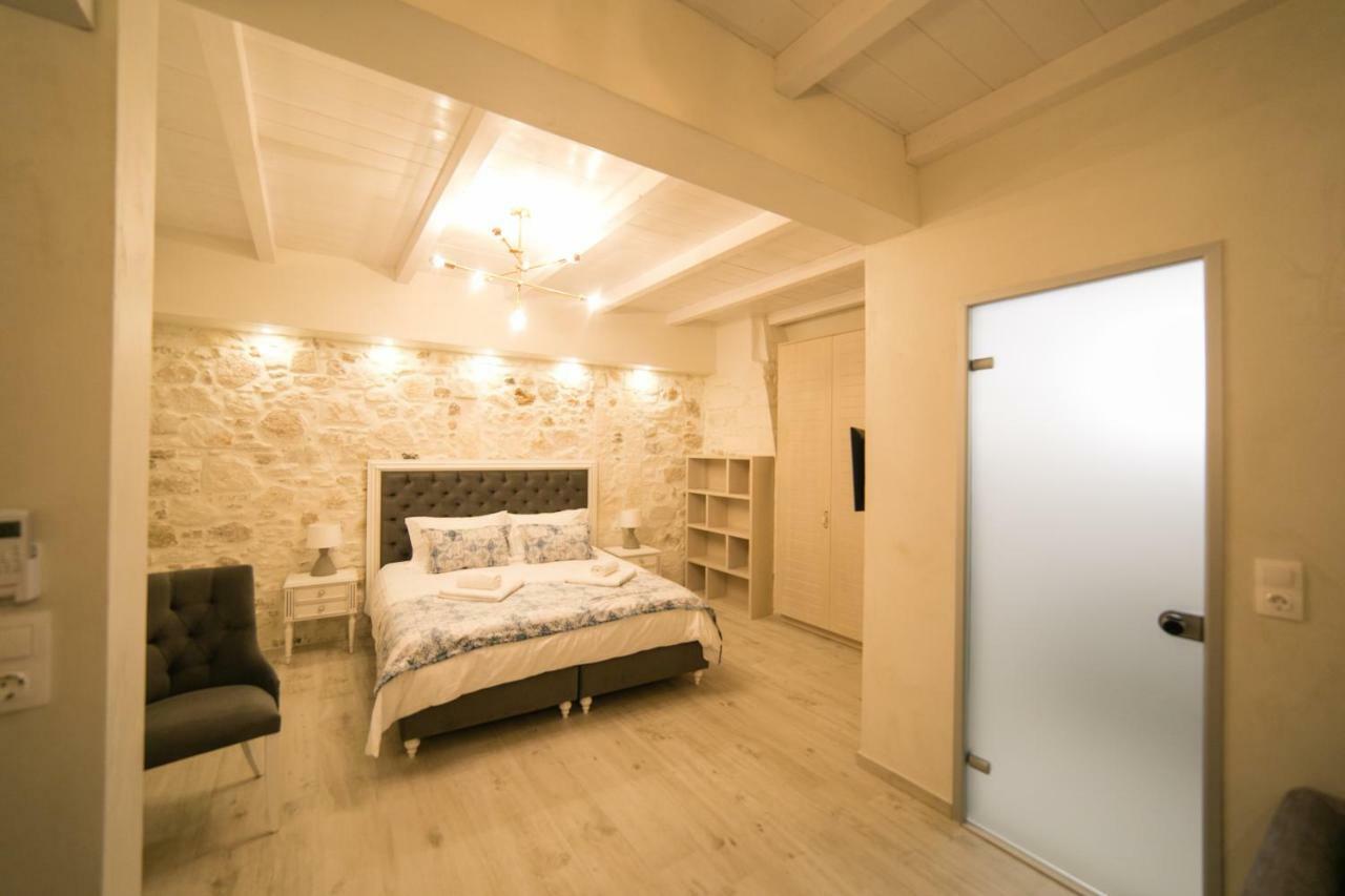 Jacuzzi Suite In The Heart Of Oldtown Ретимно Екстериор снимка
