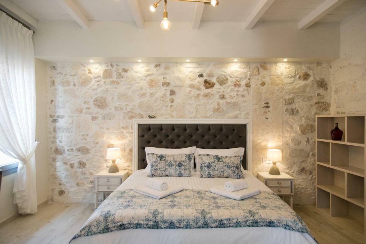 Jacuzzi Suite In The Heart Of Oldtown Ретимно Екстериор снимка