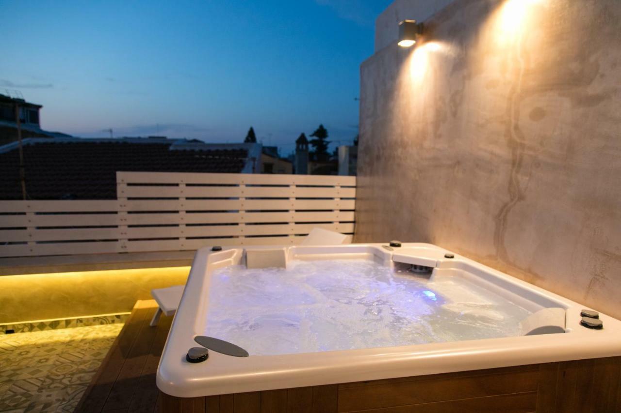 Jacuzzi Suite In The Heart Of Oldtown Ретимно Екстериор снимка