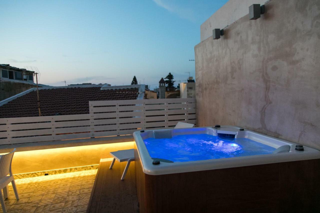 Jacuzzi Suite In The Heart Of Oldtown Ретимно Екстериор снимка