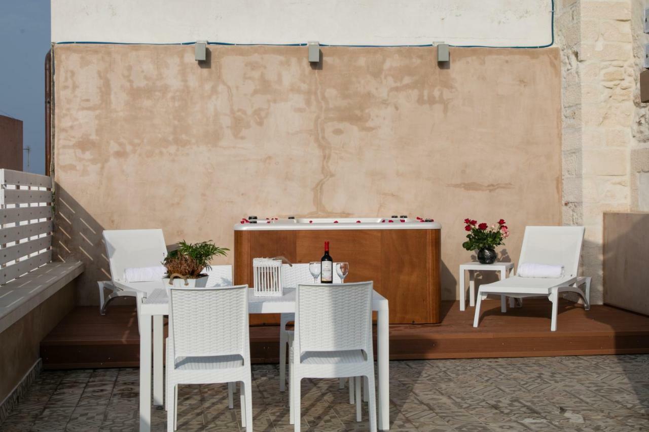 Jacuzzi Suite In The Heart Of Oldtown Ретимно Екстериор снимка