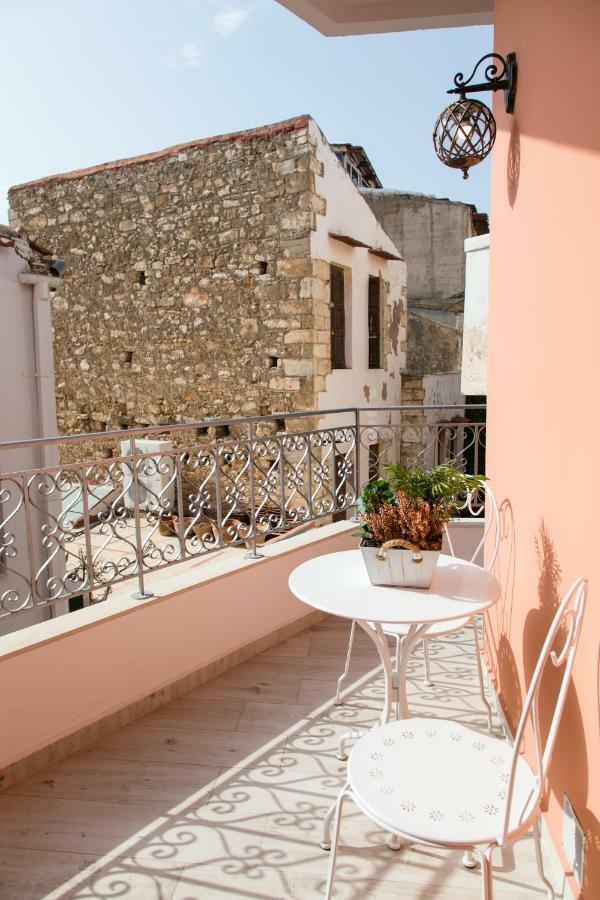 Jacuzzi Suite In The Heart Of Oldtown Ретимно Екстериор снимка